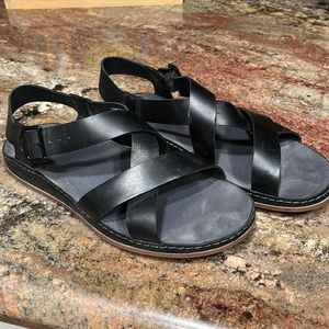Chaco wayfarer black leather sandal